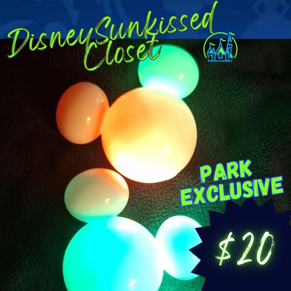 Disneyland Exclusive Mickey Mouse Head Shaped Flashing Ice Cubes (2)
